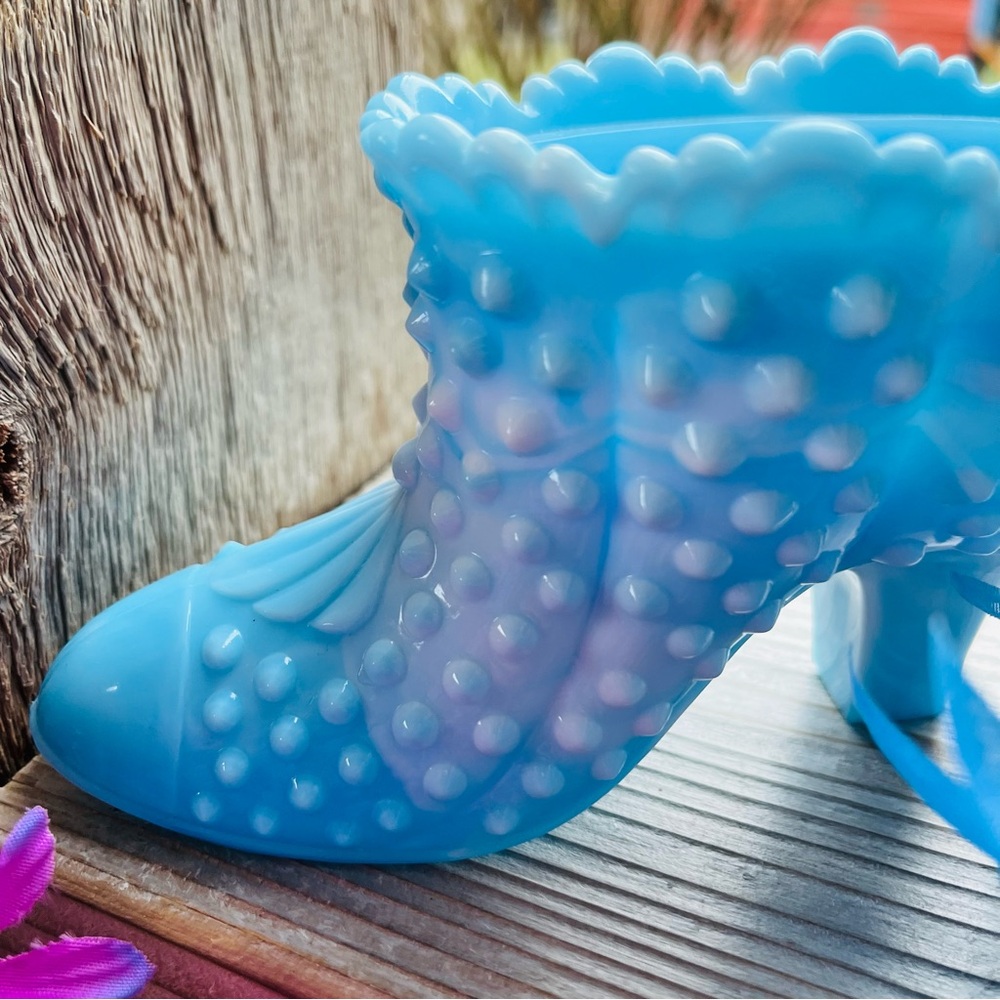 Vintage Fenton Blue & White Hobnail Milk Glass Victorian Style Shoe Figurine - Picture 4 of 11